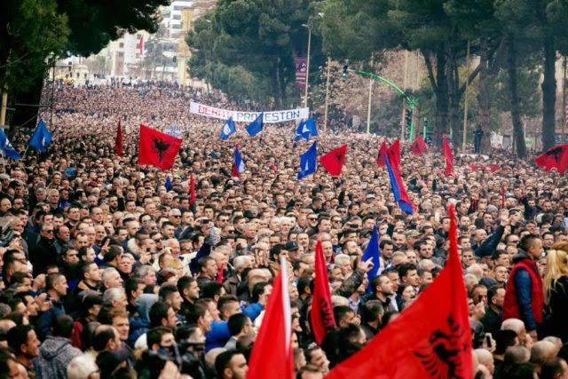 Protesta -Zvernec